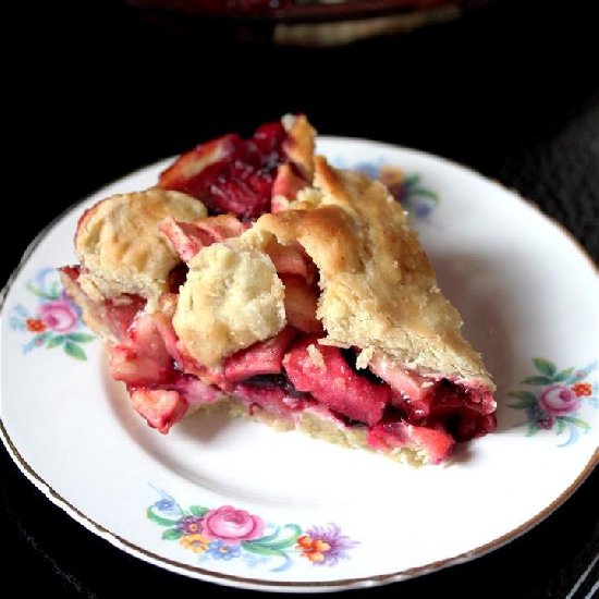 Appleberry Pie with Olive Oil Crust - Recipe photo by cicirose