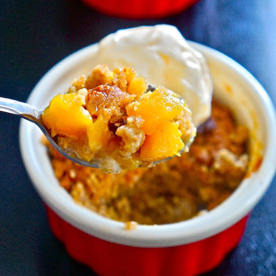 Mango kiwi and ginger crumbled - Recipe photo by riceandcoconut