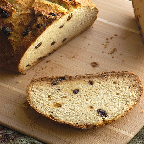 Soda Bread with Raisins - Recipe photo by bashfulbao