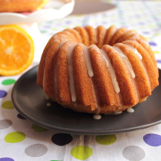 Saffron Vanilla Bean & Orange Cake - Recipe photo by bakingyummies