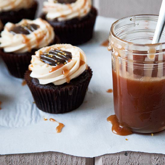 Black & White Russian Cupcakes - Recipe photo by Style Sweet CA