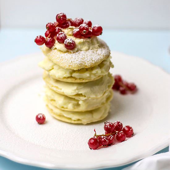 Redcurrant & Lemon whoopie pie cake - Recipe photo by sugarthumb