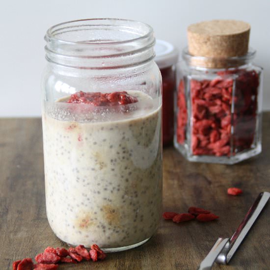 Gojiberry Overnight Oats - Recipe photo by veggiejam