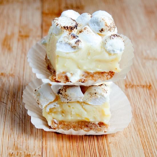 No Bake Lemon Meringue Pie Bars - Recipe photo by butterchantilly