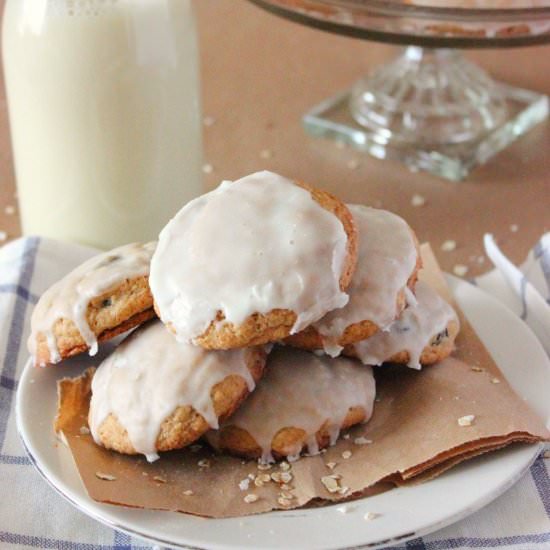 Iced Oatmeal Raisin Cookies - Recipe photo by nicolenared