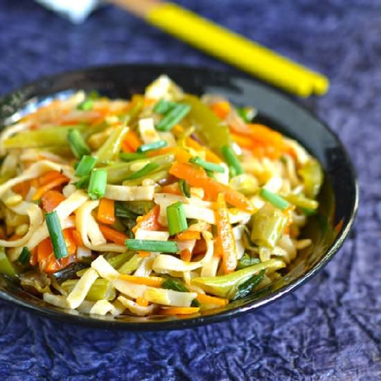 Vegetable Hakka Noodles - Recipe photo by Indian Khana