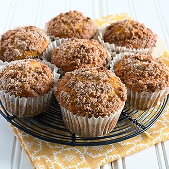 Banana Muffins with streusel toppin - Recipe photo by picsandpastries