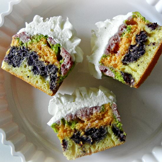 Natural Color Rainbow Cupcakes - Recipe photo by sugarswings