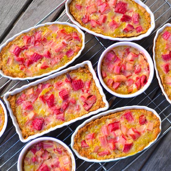 Mini Rhubarb Kuchens - Recipe photo by jollytomato