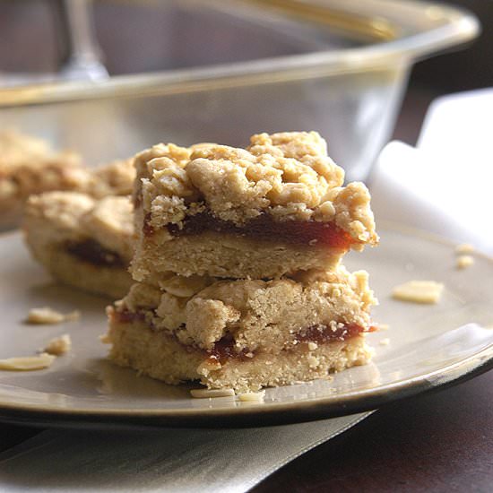 Almond Guava Crunch Bars - Recipe photo by bashfulbao