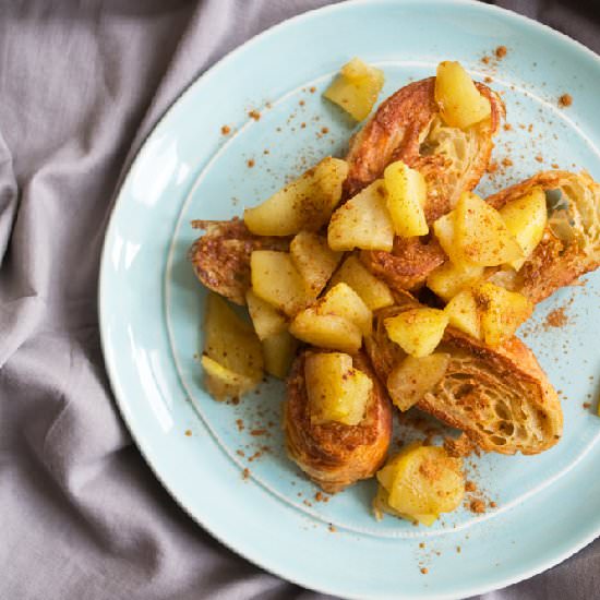 French Toast w/ Caramelised Apple - Recipe photo by gugaskitchen