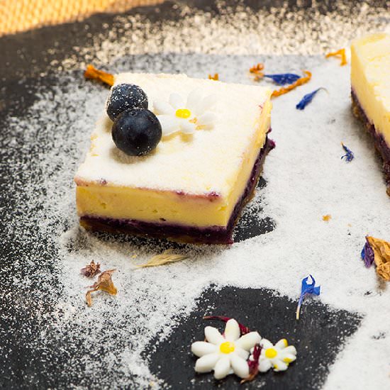 Blueberry Cheese Bars - Recipe photo by bicil