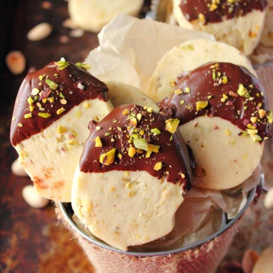 Pistachio Shortbread Cookies - Recipe photo by nicolenared