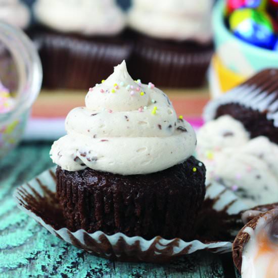Cadbury Creme Egg Frosting - Recipe photo by Beyondfrosting