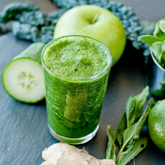 Refreshing Green Smoothie - Recipe photo by IMPROVkitchen