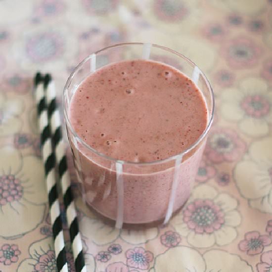 Smashed Berry Smoothie - Recipe photo by vanillasplash