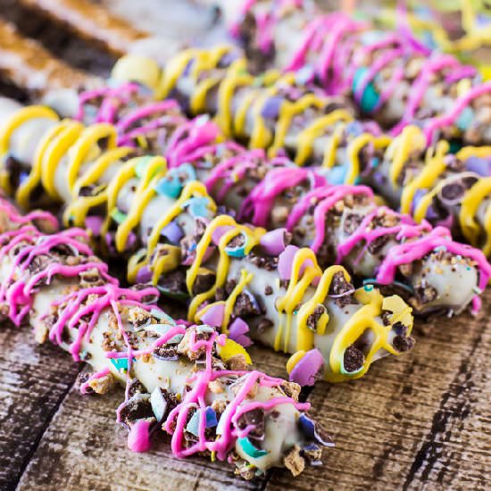 Spring Chocolate Covered Pretzels - Recipe photo by Deliciously Sprinkled