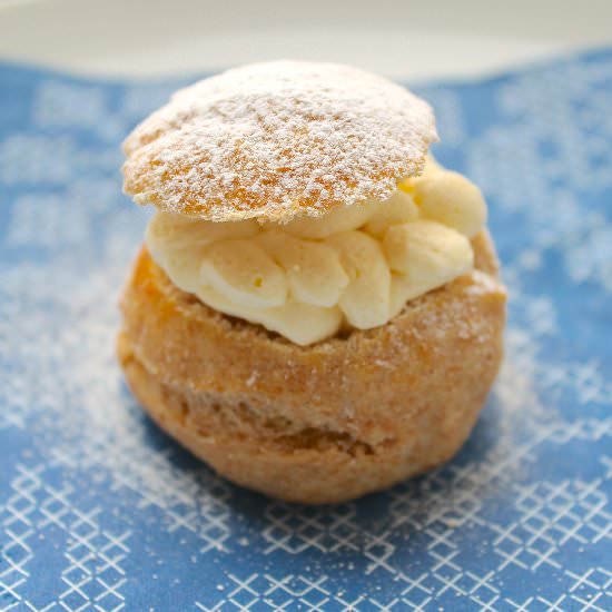 Semla - Recipe photo by acornsandcustard