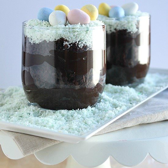 Healthy(er) Spring Dirt Cups - Recipe photo by happyfoodhealthylife