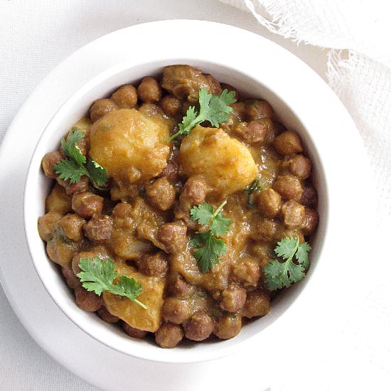 Bohra Style Chickpeas and Potatoes - Recipe photo by priya elias