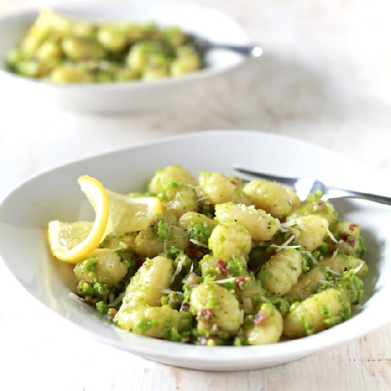 Sweet Pea Pesto & Pancetta Gnocchi - Recipe photo by meseidy
