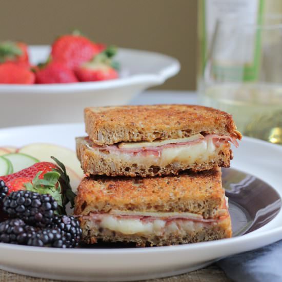 Prosciutto & Gruyere Grilled Cheese - Recipe photo by Hip Foodie Mom