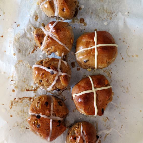 Hot Cross Buns - Recipe photo by emmaeats@wordpress