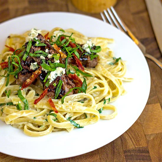Steak Gorgonzola & Spinach Alfredo - Recipe photo by The Midnight Baker