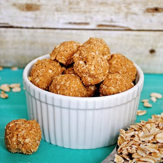Peanut Butter Oatmeal Energy Bites - Recipe photo by ishouldbemoppingthefloor