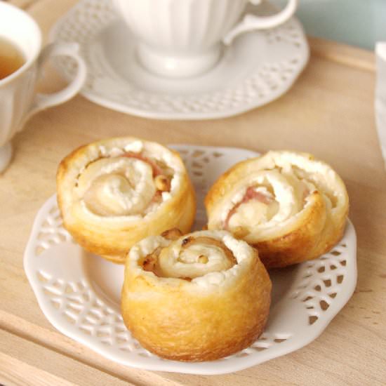 Brie and Bacon Crescent Rolls - Recipe photo by PerfectHousewife2b
