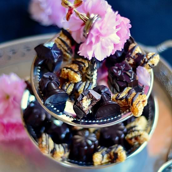 Sesame Brittle Chocolates - Recipe photo by olgalina