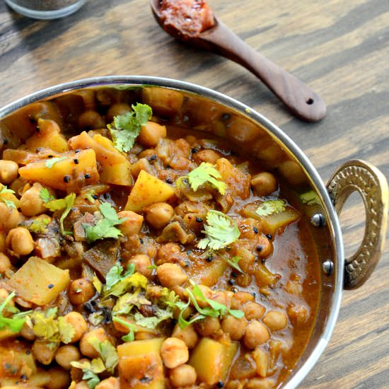 Achari Aloo Chole - Recipe photo by manjumahadevan