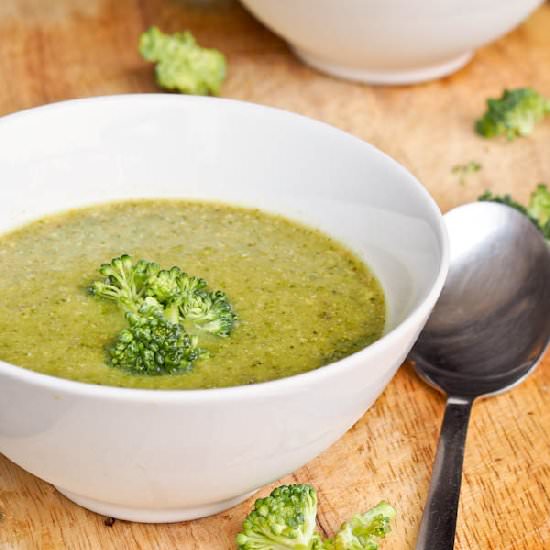 Vegan Creamy Broccoli Soup - Recipe photo by avocadopesto
