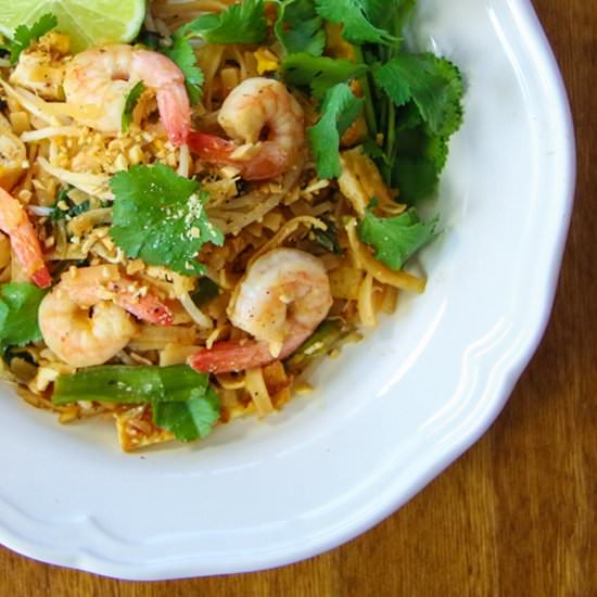 Easy Shrimp Pad Thai - Recipe photo by chef julie yoon
