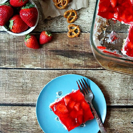 Strawberry Pretzel Bars - Recipe photo by Lifewiththecrustcutoff
