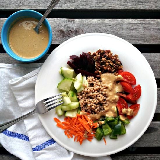 Pecan Salad & Ginger Peanut Sauce - Recipe photo by Super Nummy