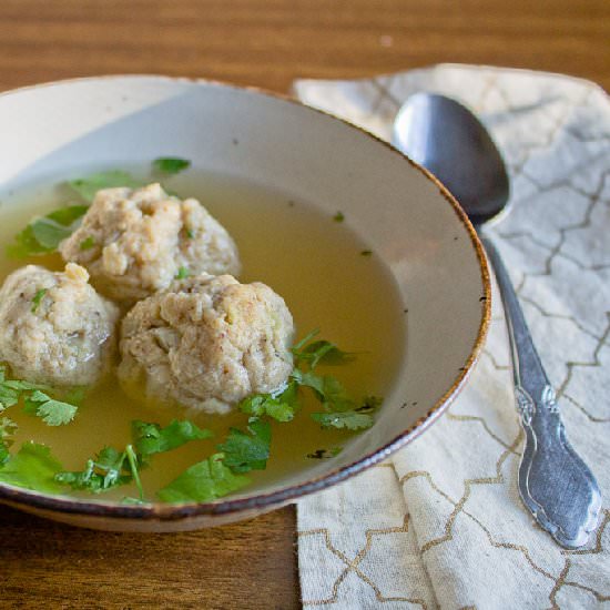 Vegetarian kneidlach (matzo balls) - Recipe photo by ImmigrantsTable
