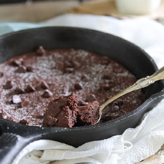 Fudgy Paleo Skillet Brownie - Recipe photo by Running to the Kitchen