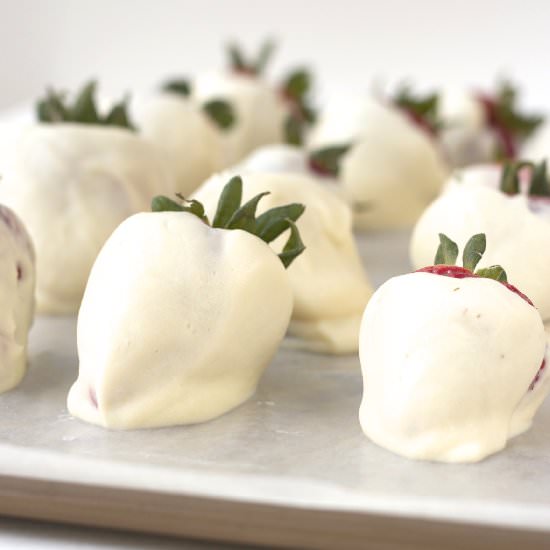 Protein “Fro-yo” Strawberries - Recipe photo by proshapefitness