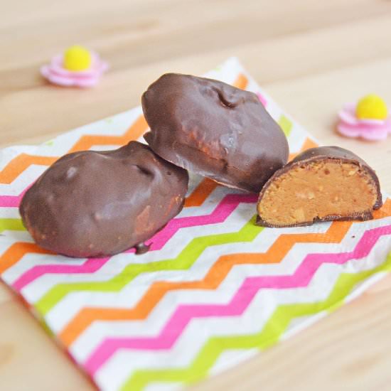 Healthy Reese's Peanut Butter Eggs - Recipe photo by alovelysideproject