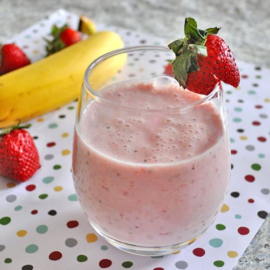 Strawberry Banana Yogurt Smoothie - Recipe photo by alenatrs