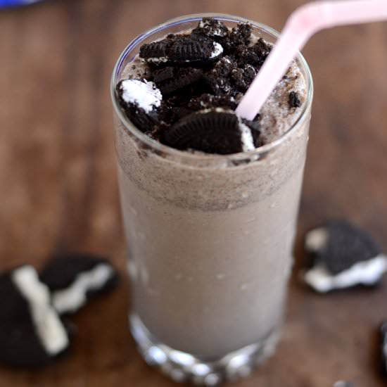 Oreo Milkshake - Recipe photo by Padhuskitchen