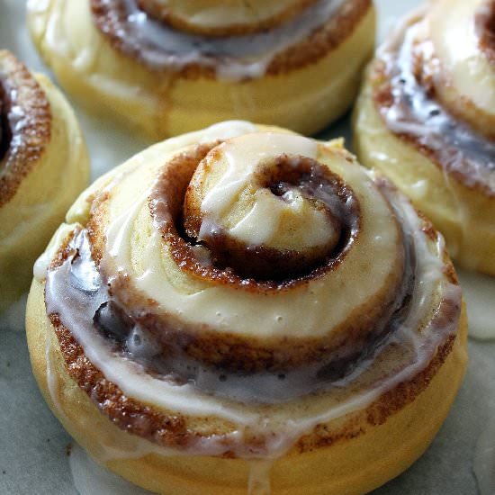 Light & Fluffy Cinnamon Rolls - Recipe photo by melissascuisine