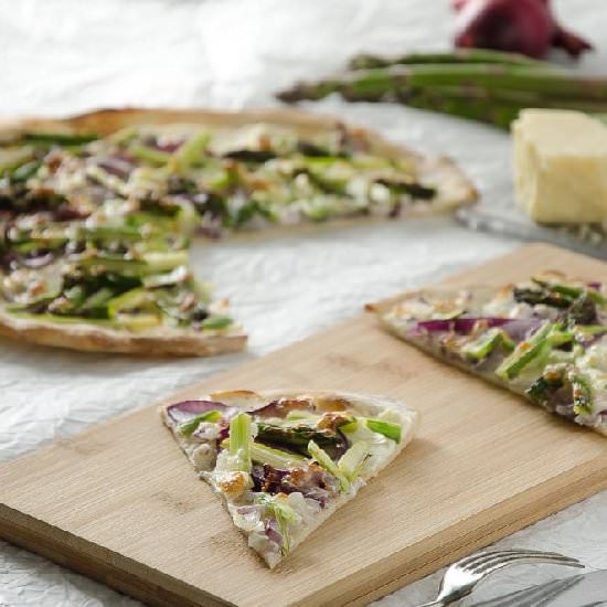 Asparagus Pizza - Recipe photo by jo.