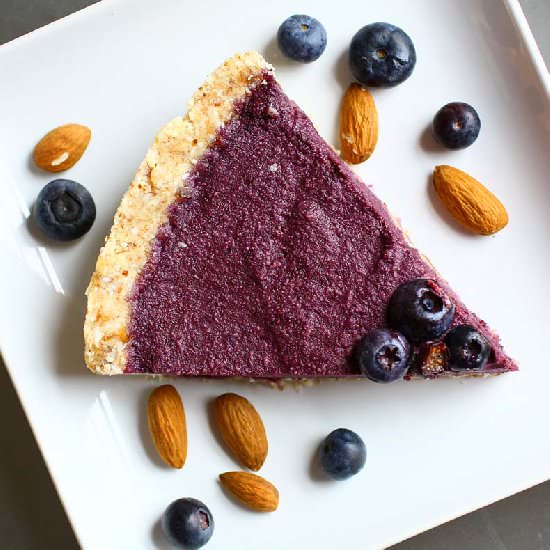 Raw blueberry pie - Recipe photo by The Purple Carrot