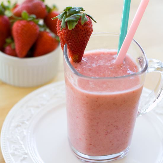 Healthy Strawberry Banana Milkshake - Recipe photo by a latte food