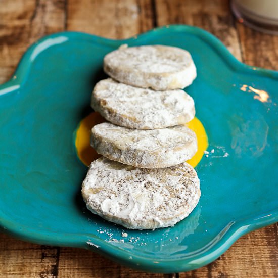Polvorones con Chocolate - Recipe photo by LauraofTheSpicedLife