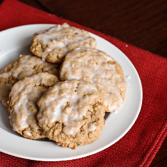 Iced Oatmeal Cookies - Recipe photo by mommity