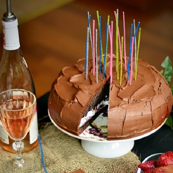 Chocolate Strawberry Cake - Recipe photo by olgalina