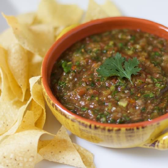 My Mama’s Basic Blender Salsa - Recipe photo by @Vindulge